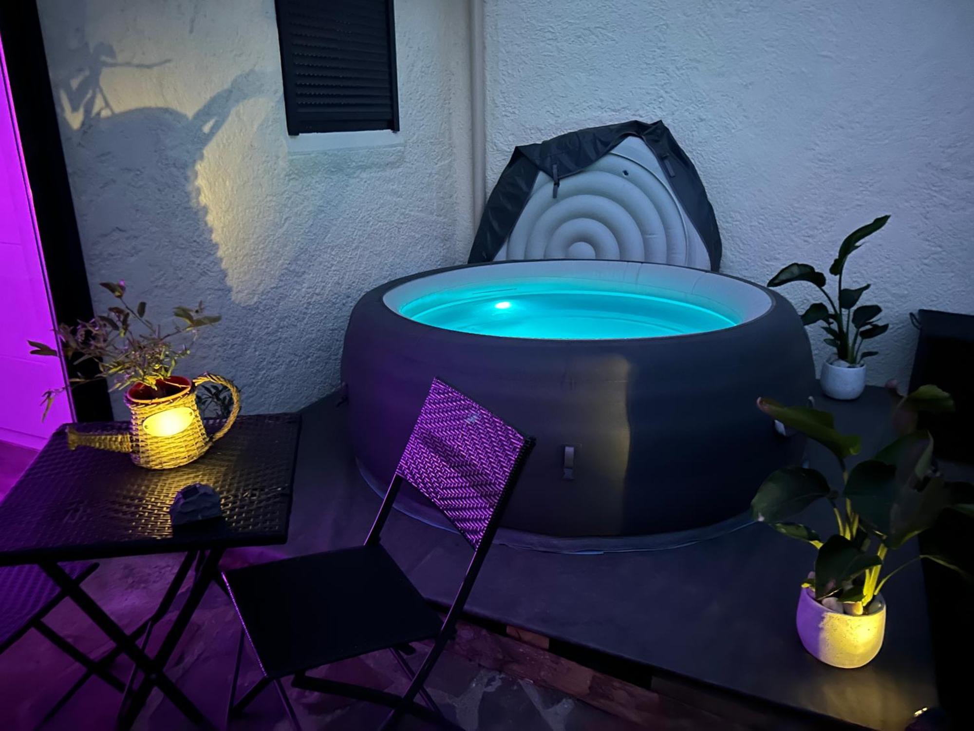 Belle Privee Avec Le Jardin Privatif Et Le Jacuzzi