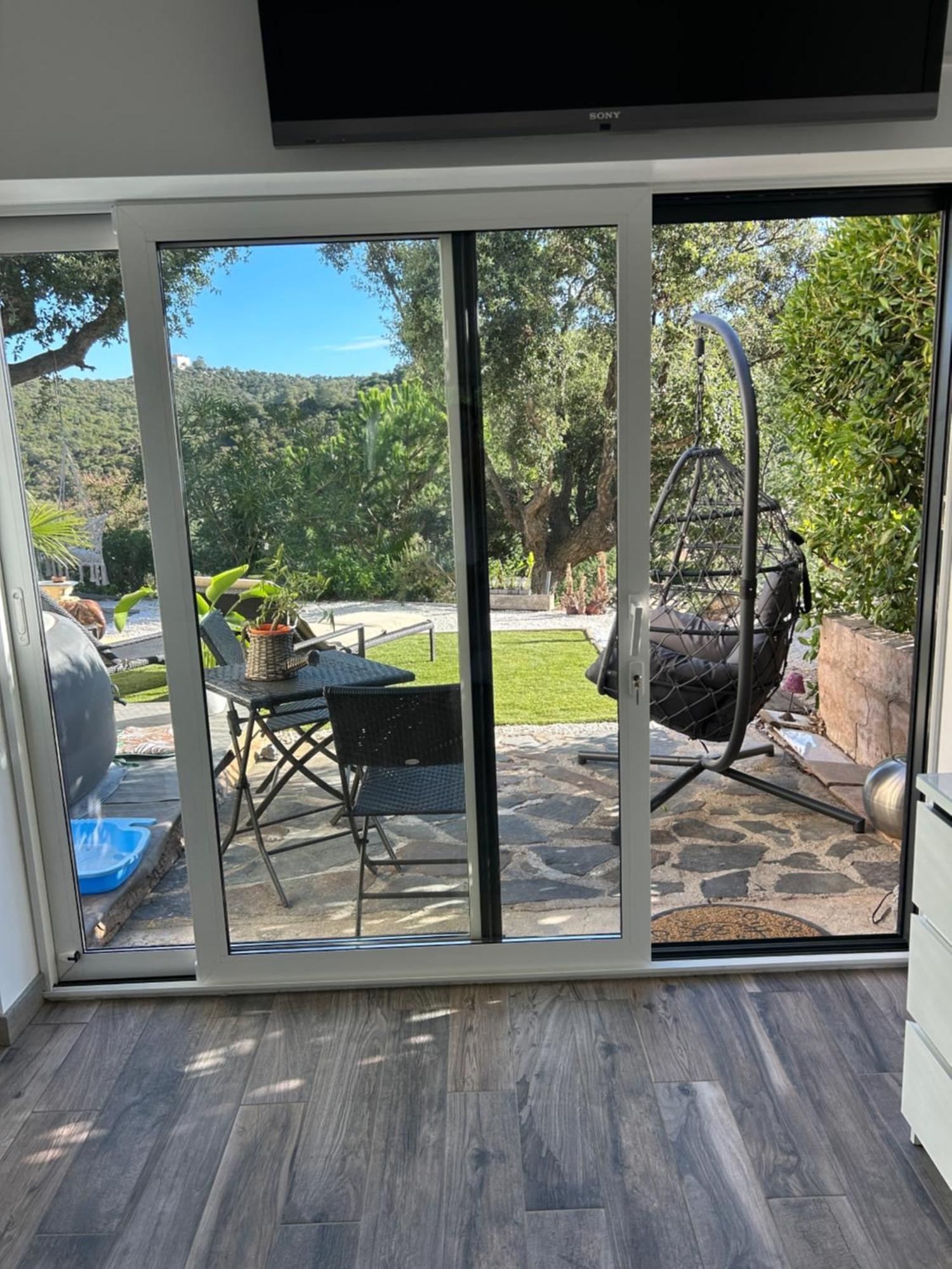 Quarto em Acomodações Particulares Belle Privee Avec Le Jardin Privatif Et Le Jacuzzi Cavalaire-sur-Mer