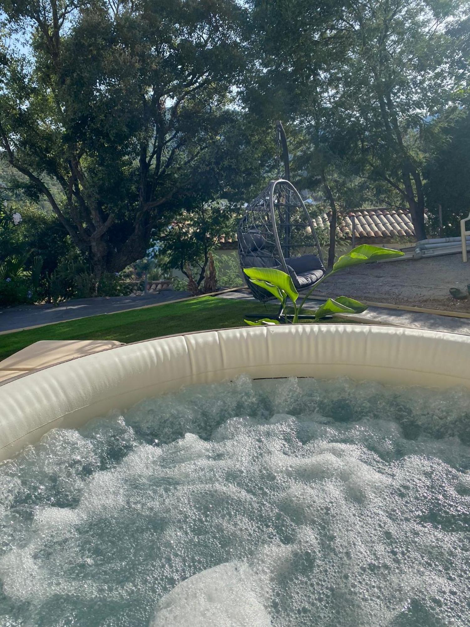 Belle Privee Avec Le Jardin Privatif Et Le Jacuzzi Privatunterkunft