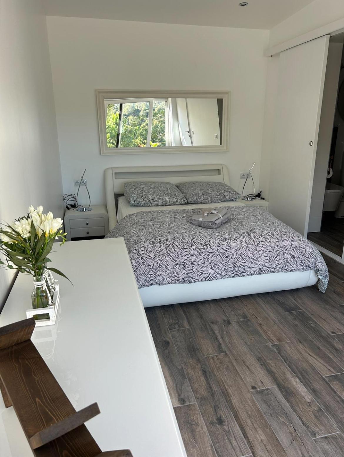 Belle Privee Avec Le Jardin Privatif Et Le Jacuzzi Privatunterkunft