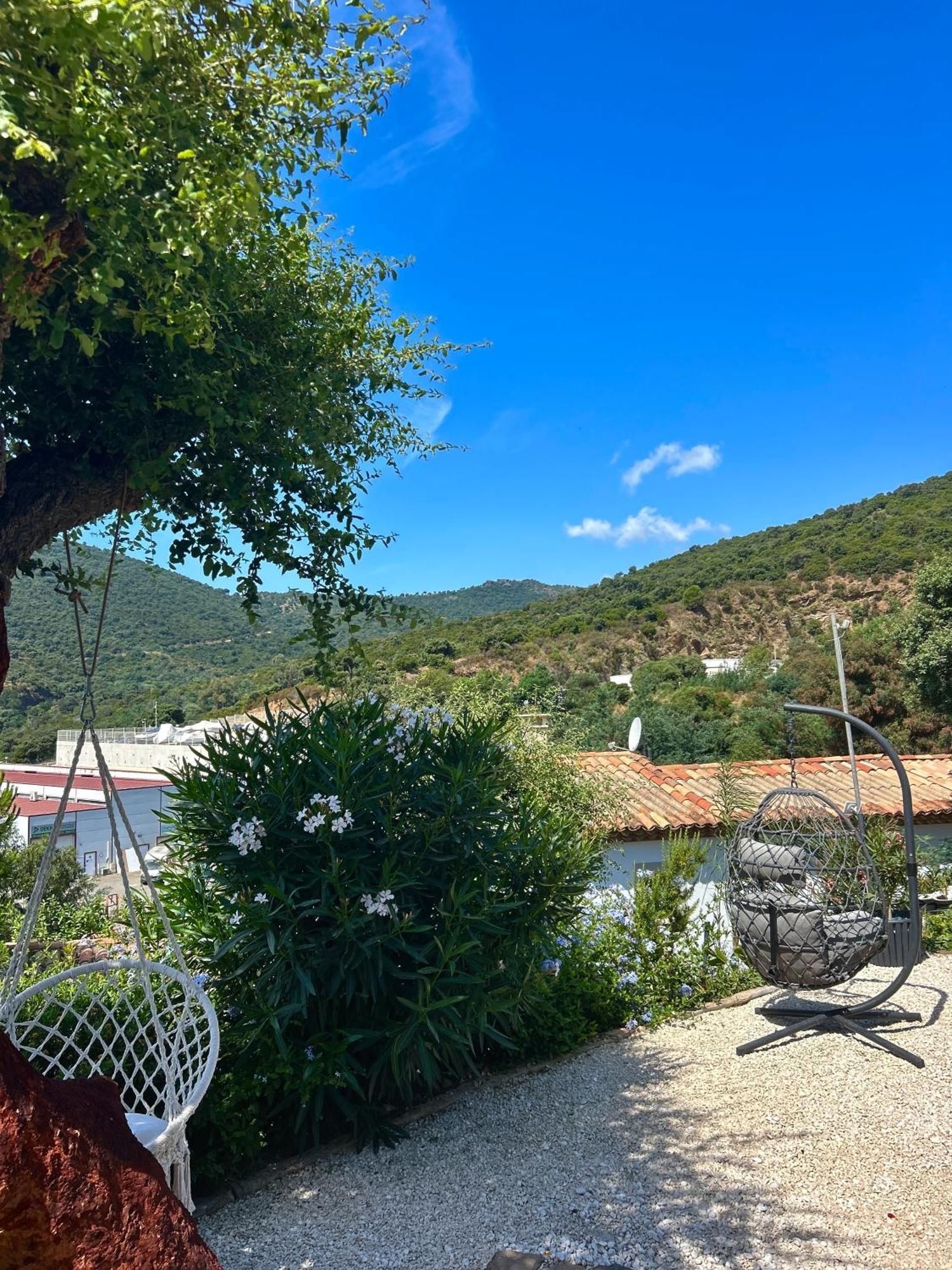 Quarto em Acomodações Particulares Belle Privee Avec Le Jardin Privatif Et Le Jacuzzi *