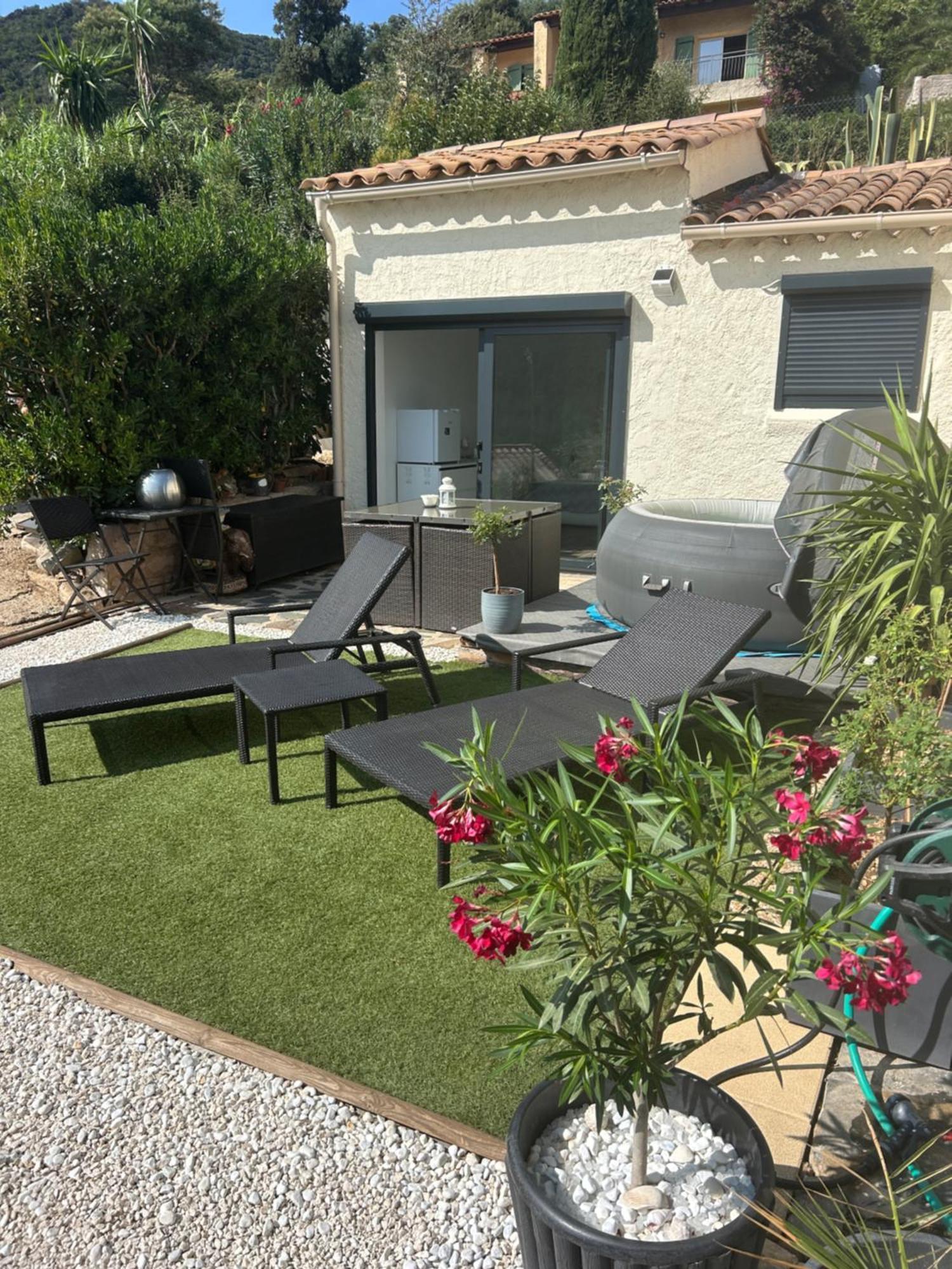 Privatunterkunft Belle Privee Avec Le Jardin Privatif Et Le Jacuzzi